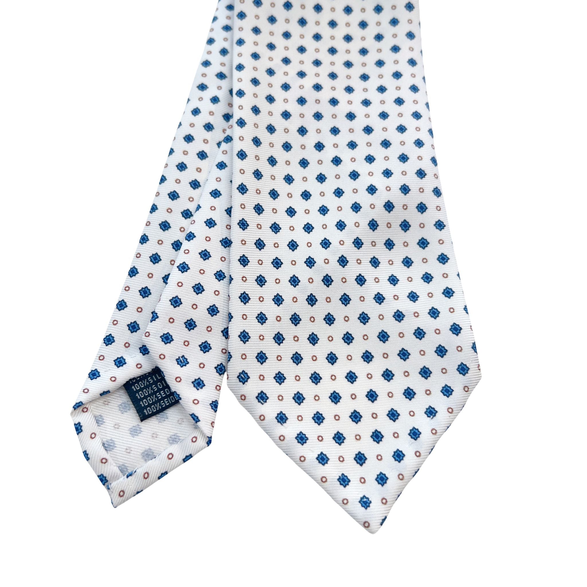 値下げ 〔未使用〕kiton セッテピエゲ ネクタイ ブルー 小紋 セッテピエゲ 小紋タイ ホワイト206 - オーダーシャツギフトなら